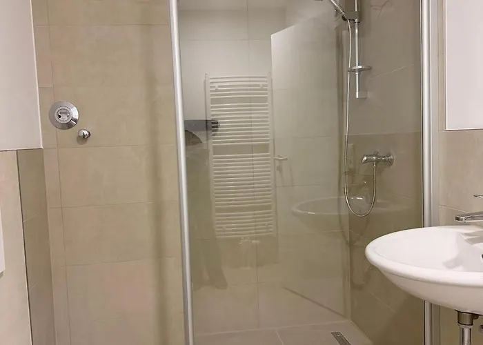 Апартаменты Modernes 4 Schlafzimmer In Der Altstadt